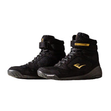 Load image into Gallery viewer, A pair of black high-top boxing shoes with gold accents, featuring a lace-up closure and the Everlast brand logo.